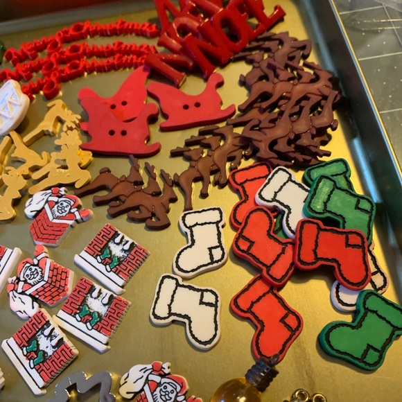 Festive Holiday Button Collection - Picture 9 of 10